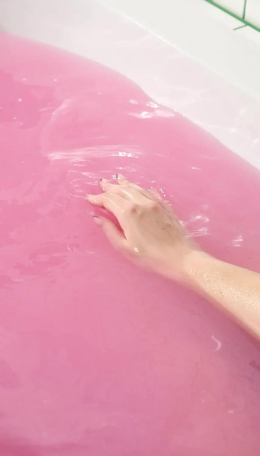 Sex Bomb - Image 5